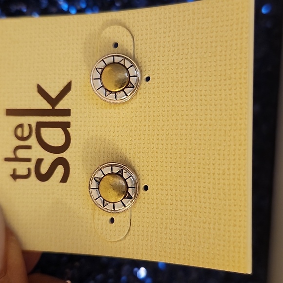 The Sak Leather Saddle Bag w/Free Sak Earrings - Picture 12 of 14